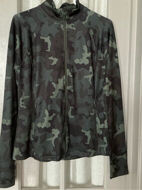 tek gear Women's Camouflage Lightweight Full-Zip Jacket in Green and Black